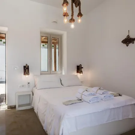 Geomilos Deluxe Rooms Triovasálos Dış mekan fotoğraf